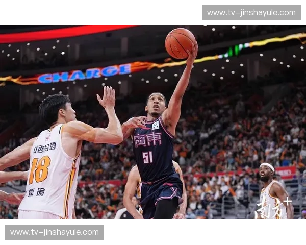 巅峰对决，谁主沉浮？广东宏远vs山东，一场篮球盛宴的邀约